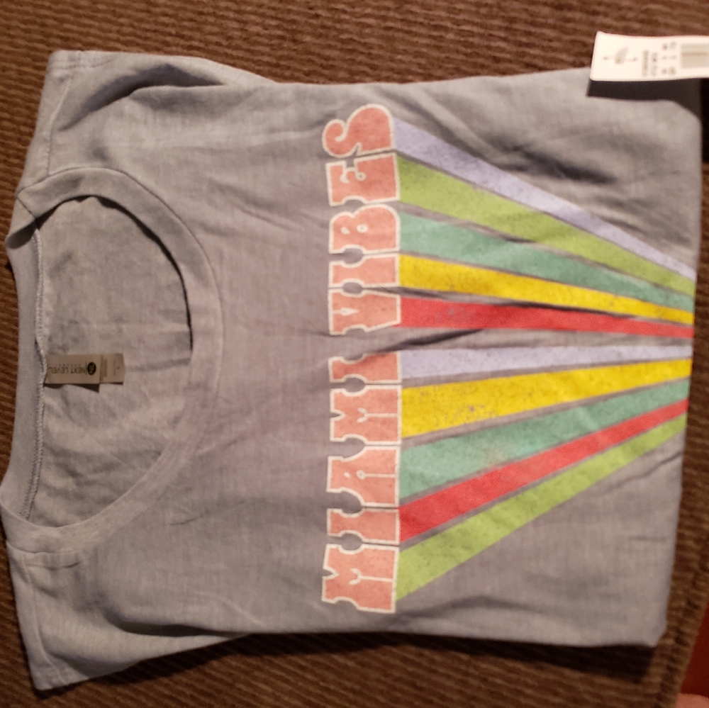 LADIES MIAMI VIBES SHIRT